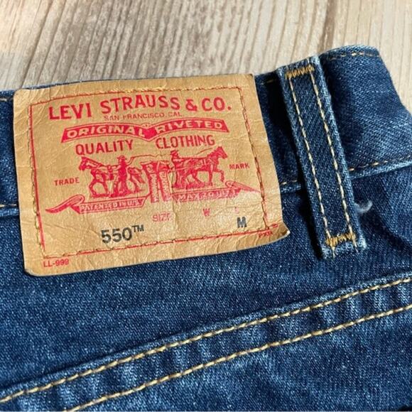 Levi's 550 Classic Relaxed Dark Wash Rigid Jeans - size 14 - Picture 10 of 11